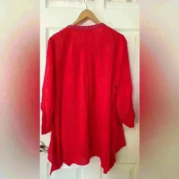 Andree by Unit Colorfully Embroidered 3/4 Sleeve Relaxed Fit Tunic, size Large - Picture 2 of 4